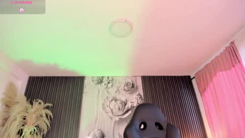 michellepreston_ online show from 6, 7, 2026