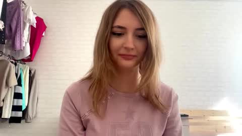 Snapshot of michellfallert chatting on 22, 3, 2026 Jenny online show from 22, 3, 2026