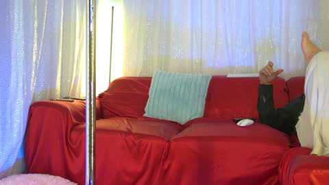 Mickey online show from 2, 2, 2025