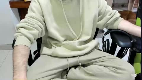 microfama00 online show from 20, 4, 2026