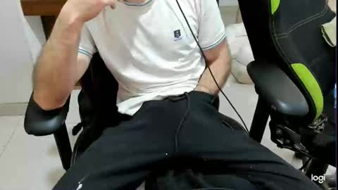 microfama00 online show from 23, 4, 2026