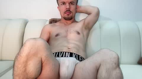 Snapshot of midgettripod1 chatting on 26, 9, 2025 Aaron online show from 26, 9, 2025