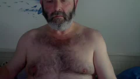 Snapshot of midhir chatting on 4, 3, 2025 kike online show from 4, 3, 2025