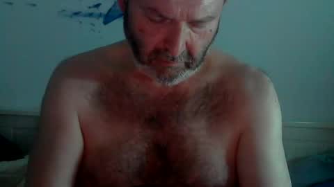 Snapshot of midhir chatting on 8, 3, 2025 kike online show from 8, 3, 2025