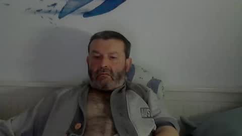 Snapshot of midhir chatting on 9, 3, 2025 kike online show from 9, 3, 2025