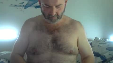 Snapshot of midhir chatting on 11, 9, 2025 kike online show from 11, 9, 2025