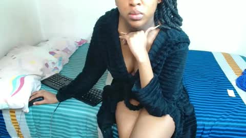 Snapshot of midnightsinx chatting on 2, 11, 2025 midnightsinx online show from 2, 11, 2025