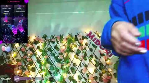 Midori 7u7 online show from 20, 1, 2025