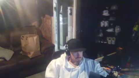 Snapshot of midtownhustler chatting on 8, 10, 2025 midtownhustler online show from 8, 10, 2025