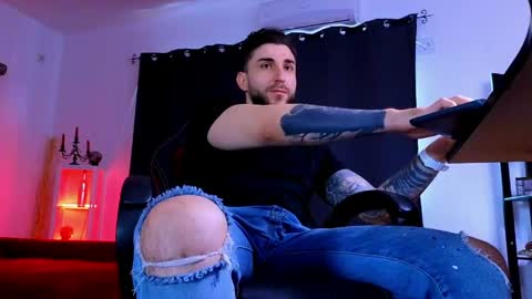 MightyAaron online show from 30, 4, 2026