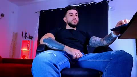 MightyAaron online show from 10, 7, 2026