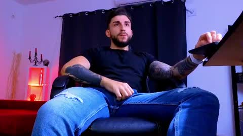 MightyAaron online show from 24, 7, 2026