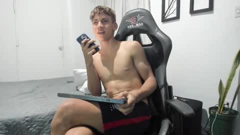 Snapshot of miguel_hz chatting on 9, 2, 2025 Miguel Hernandez online show from 9, 2, 2025