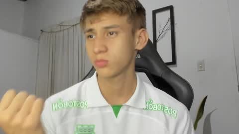 Snapshot of miguel_hz chatting on 21, 2, 2025 Miguel Hernandez online show from 21, 2, 2025