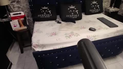 miha_califa online show from 11, 11, 2025