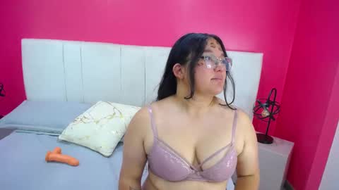 Miia colliins   online show from 9, 10, 2025