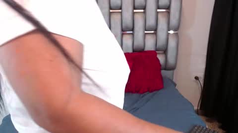 Snapshot of miia_rousee_ chatting on 4, 3, 2026 ROUSSE online show from 4, 3, 2026