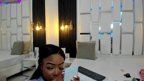 Miia Schwarz  online show from 1, 10, 2025