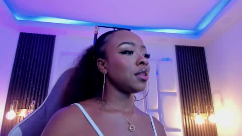 Snapshot of miia_schwarz chatting on 6, 11, 2025 Miia Schwarz online show from 6, 11, 2025