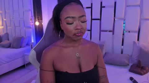 Snapshot of miia_schwarz chatting on 20, 11, 2025 Miia Schwarz online show from 20, 11, 2025