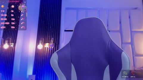 Snapshot of miia_schwarz chatting on 22, 11, 2025 Miia Schwarz online show from 22, 11, 2025