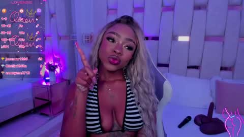 Snapshot of miia_schwarz chatting on 8, 4, 2026 Miia Schwarz online show from 8, 4, 2026