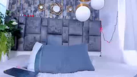 MiaTauro online show from 12, 3, 2026