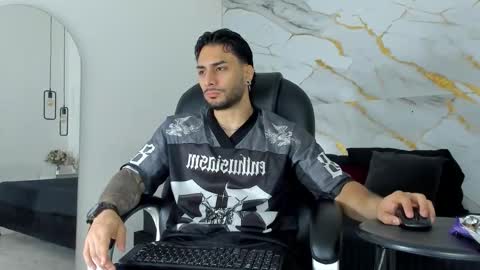 Snapshot of miike_stone1 chatting on 15, 10, 2025 Daniel online show from 15, 10, 2025