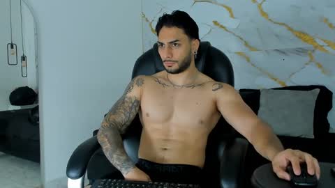 Snapshot of miike_stone1 chatting on 17, 10, 2025 Daniel online show from 17, 10, 2025