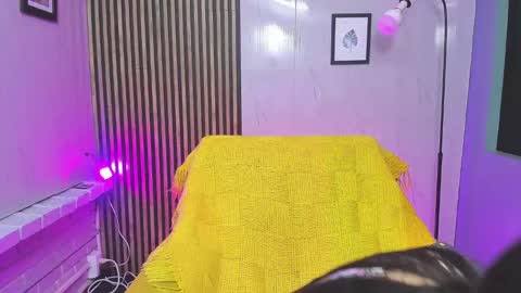 miilu  online show from 17, 11, 2025