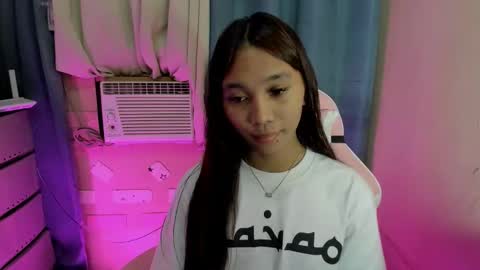 Snapshot of mika_cora chatting on 8, 3, 2026 MIKA online show from 8, 3, 2026