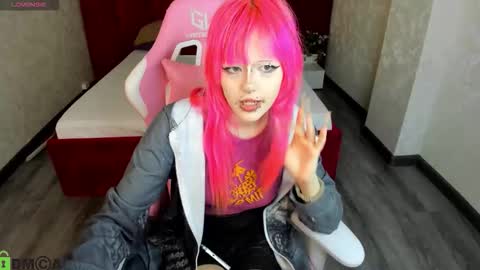 Snapshot of mika_vatashi chatting on 4, 3, 2026 Mika online show from 4, 3, 2026