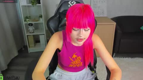 Snapshot of mika_vatashi chatting on 5, 3, 2026 Mika online show from 5, 3, 2026