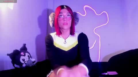 mika_velvet online show from 13, 9, 2025