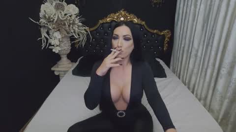 Snapshot of mikaelajensen chatting on 27, 11, 2025 Mikaela online show from 27, 11, 2025