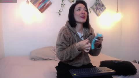 mikaza online show from 5, 5, 2026