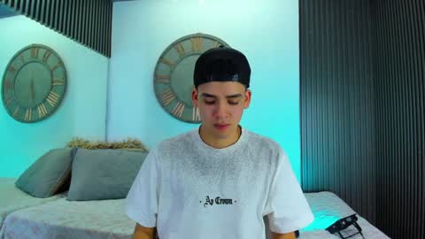 Mike 0233 online show from 5, 2, 2025