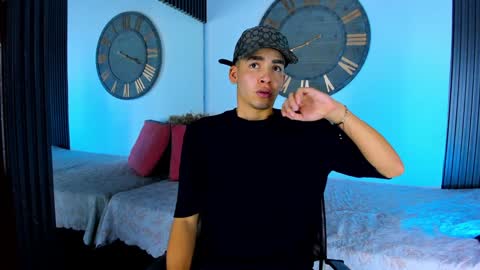 Mike 0233 online show from 9, 2, 2025