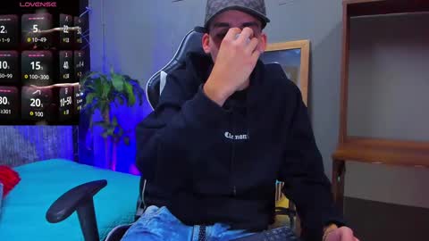 Mike 0233 online show from 9, 3, 2025