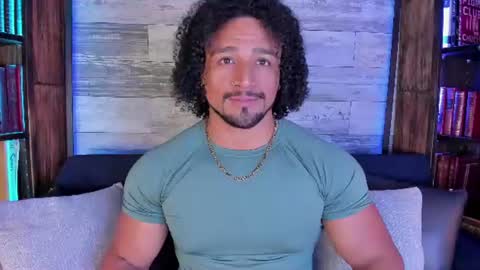 Snapshot of mike_estevess chatting on 1, 8, 2026 online show from 1, 8, 2026