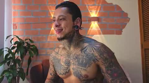 Snapshot of mike_jonness chatting on 23, 10, 2025 M I K E online show from 23, 10, 2025