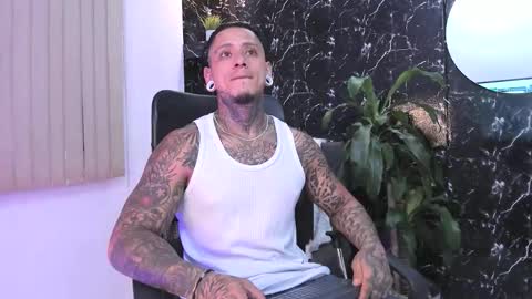 Snapshot of mike_jonness chatting on 31, 10, 2025 M I K E online show from 31, 10, 2025