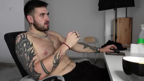 Snapshot of mike_platano chatting on 13, 9, 2025 MIKE PLATANO online show from 13, 9, 2025