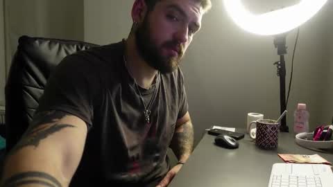 Snapshot of mike_platano chatting on 11, 11, 2025 MIKE PLATANO online show from 11, 11, 2025