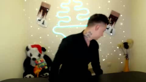 Snapshot of mike_severi chatting on 19, 12, 2024 Mike online show from 19, 12, 2024