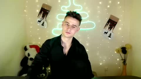 Snapshot of mike_severi chatting on 19, 12, 2024 Mike online show from 19, 12, 2024