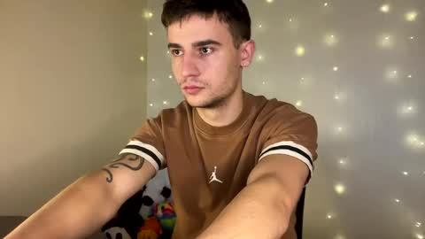 Snapshot of mike_severi chatting on 6, 1, 2025 Mike online show from 6, 1, 2025