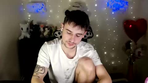 Snapshot of mike_severi chatting on 27, 2, 2025 Mike online show from 27, 2, 2025