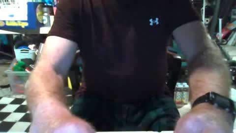 Snapshot of mikeb3200 chatting on 4, 3, 2025 mikeb3200 online show from 4, 3, 2025