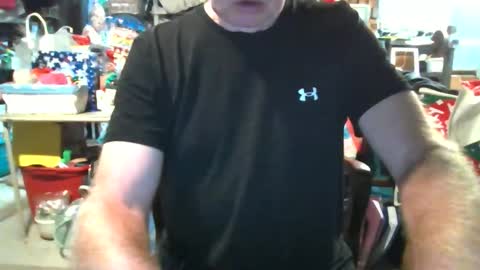 Snapshot of mikeb3200 chatting on 14, 12, 2025 mikeb3200 online show from 14, 12, 2025